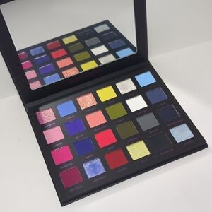 BlendBunny Machina Eyeshadow Palette